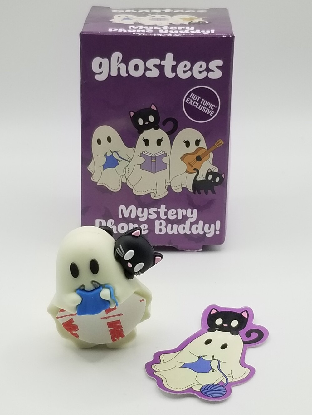 Ghostees Mystery Phone Buddy: Crocheting Ghost